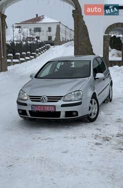 Хэтчбек Volkswagen Golf 2004 в Долине
