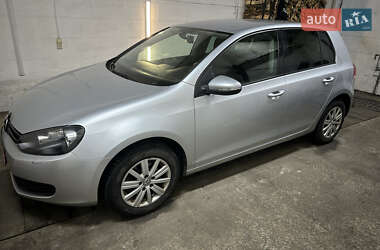 Хэтчбек Volkswagen Golf 2009 в Конотопе