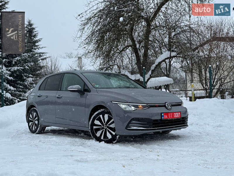 Хэтчбек Volkswagen Golf 2023 в Львове
