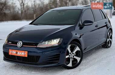 Хэтчбек Volkswagen Golf 2015 в Днепре