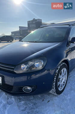 Універсал Volkswagen Golf 2010 в Івано-Франківську