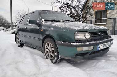 Хетчбек Volkswagen Golf 1996 в Запоріжжі