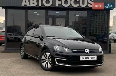 Хетчбек Volkswagen Golf 2016 в Києві