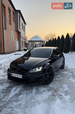 Хэтчбек Volkswagen Golf 2015 в Стрые