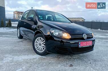 Хэтчбек Volkswagen Golf 2009 в Дубно