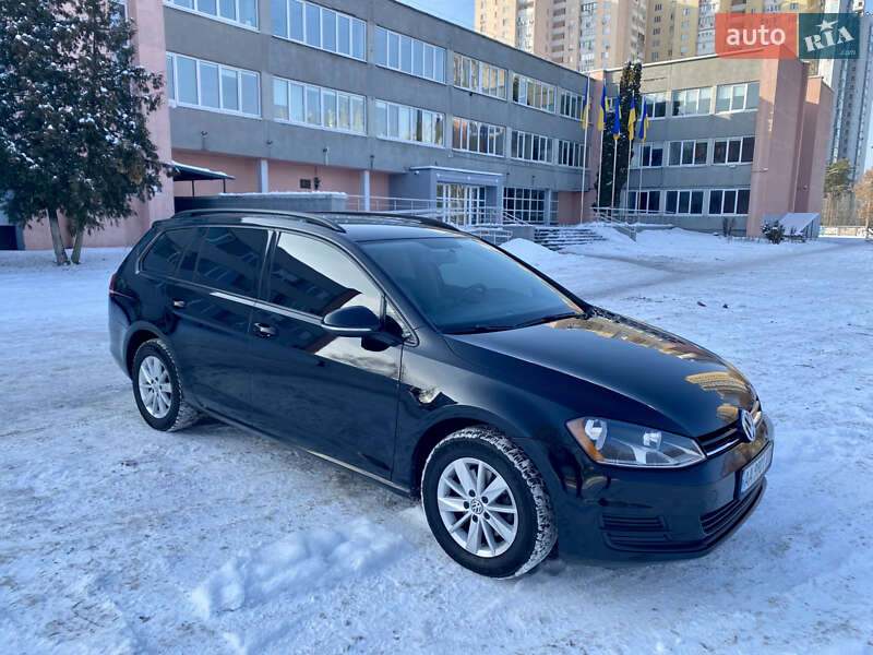 Универсал Volkswagen Golf 2015 в Киеве