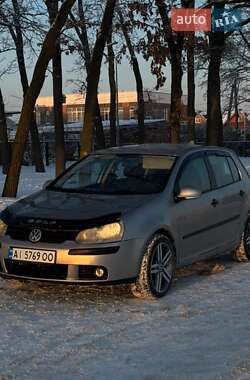 Хэтчбек Volkswagen Golf 2005 в Киеве