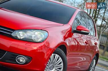 Хетчбек Volkswagen Golf 2010 в Гельмязові
