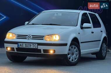 Хэтчбек Volkswagen Golf 2000 в Запорожье