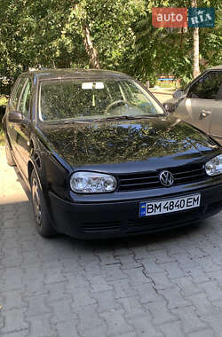 Хетчбек Volkswagen Golf 2001 в Тростянці