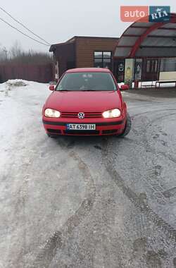 Хетчбек Volkswagen Golf 2001 в Надвірній