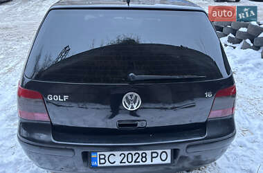 Хетчбек Volkswagen Golf 2001 в Запоріжжі