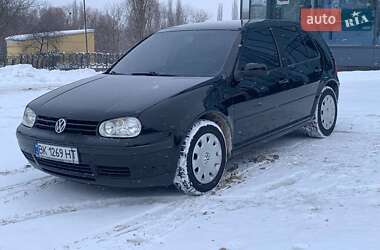 Хетчбек Volkswagen Golf 2003 в Рівному