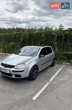 Хэтчбек Volkswagen Golf 2004 в Киеве