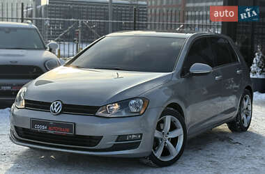 Хэтчбек Volkswagen Golf 2015 в Киеве
