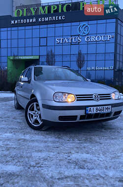 Універсал Volkswagen Golf 2000 в Києві