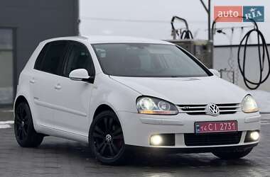 Хэтчбек Volkswagen Golf 2008 в Хусте