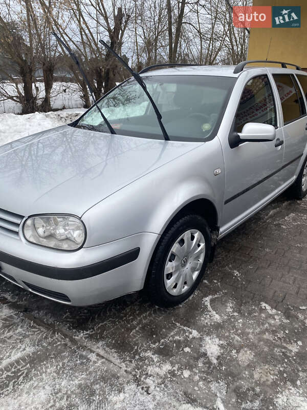 Volkswagen Golf 2002