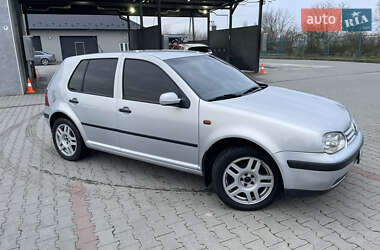 Хетчбек Volkswagen Golf 1999 в Береговому