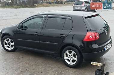 Хэтчбек Volkswagen Golf 2004 в Черновцах