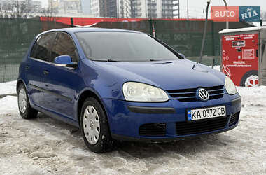 Хэтчбек Volkswagen Golf 2004 в Киеве