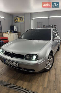 Хэтчбек Volkswagen Golf 2003 в Львове