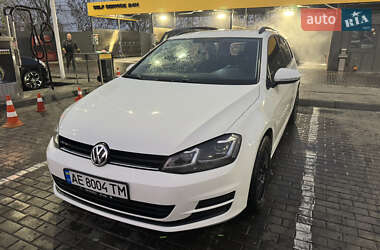 Универсал Volkswagen Golf 2015 в Днепре