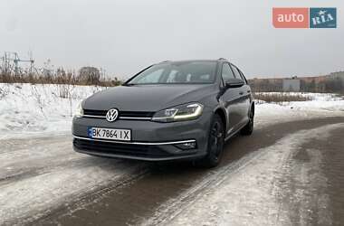 Универсал Volkswagen Golf 2017 в Ровно