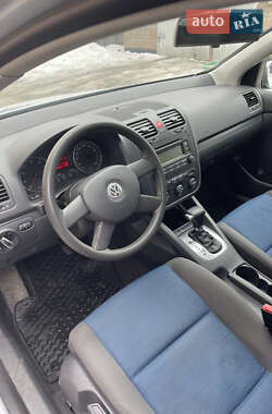 Хэтчбек Volkswagen Golf 2004 в Умани