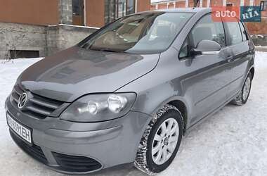 Хэтчбек Volkswagen Golf 2005 в Кременце