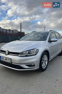 Универсал Volkswagen Golf 2018 в Черновцах