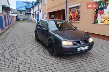 Хэтчбек Volkswagen Golf 2001 в Межгорье