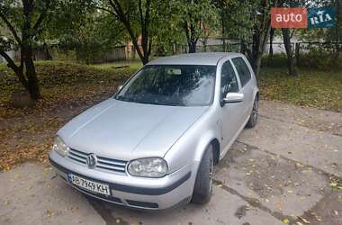 Хэтчбек Volkswagen Golf 2001 в Путивле