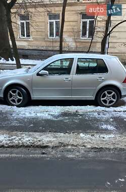 Хэтчбек Volkswagen Golf 2003 в Львове