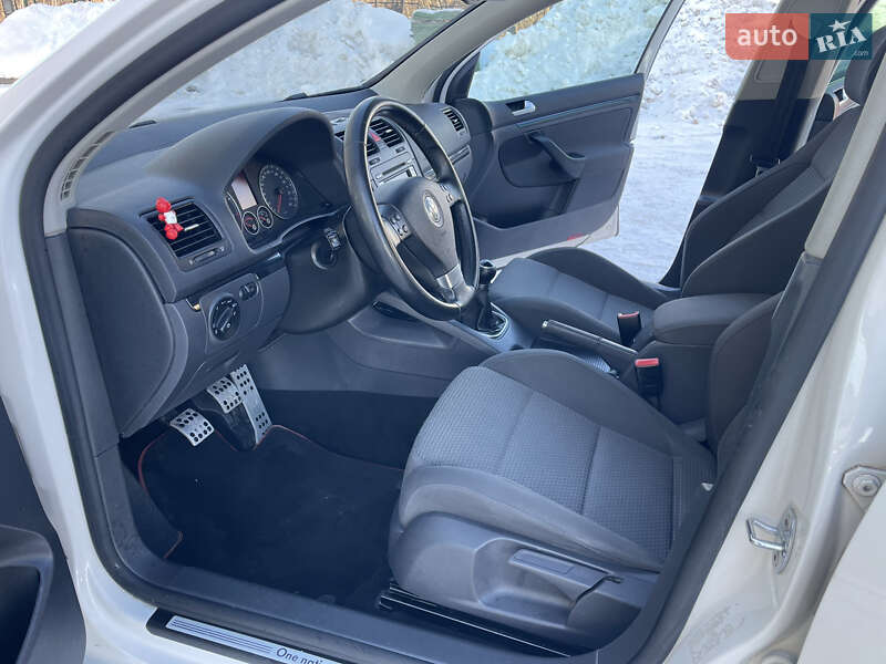 Хэтчбек Volkswagen Golf 2009 в Житомире