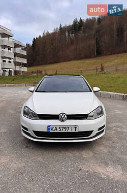 Хэтчбек Volkswagen Golf 2015 в Киеве