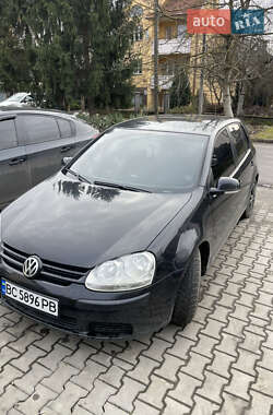 Хэтчбек Volkswagen Golf 2004 в Ужгороде