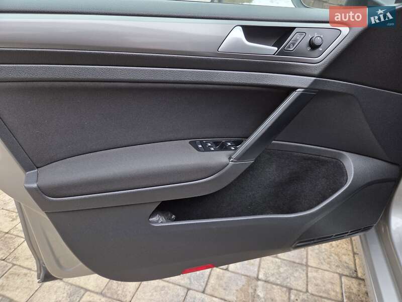 Универсал Volkswagen Golf 2015 в Луцке