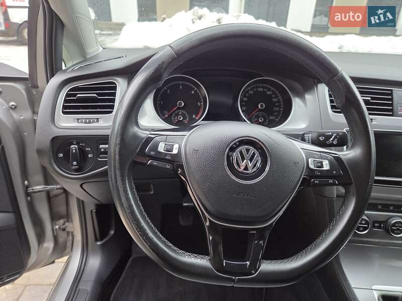 Универсал Volkswagen Golf 2015 в Луцке