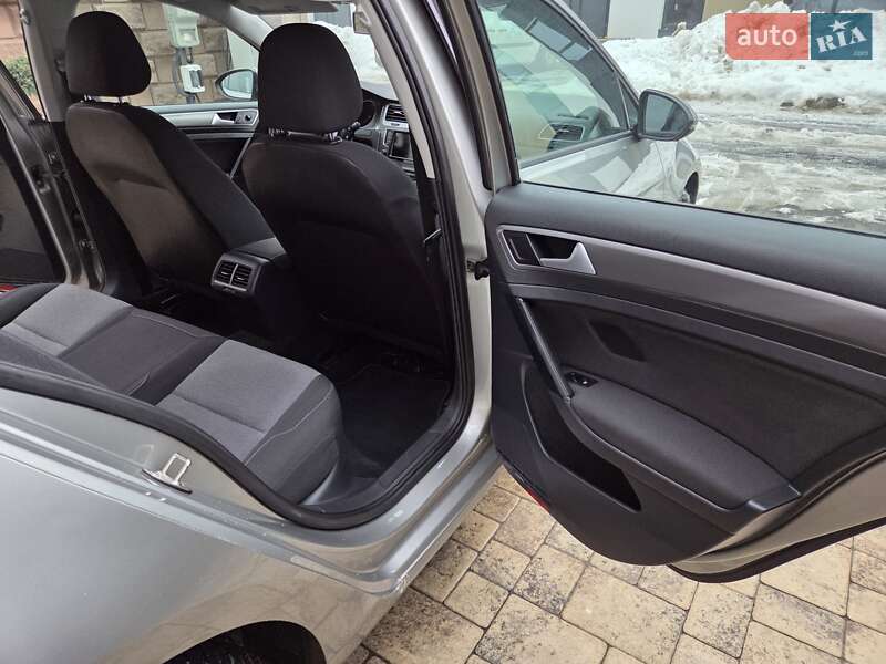 Универсал Volkswagen Golf 2015 в Луцке