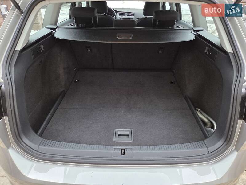 Универсал Volkswagen Golf 2015 в Луцке