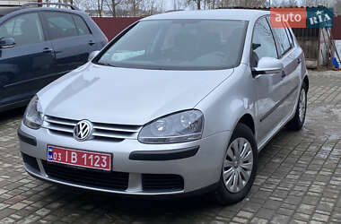 Хэтчбек Volkswagen Golf 2004 в Луцке