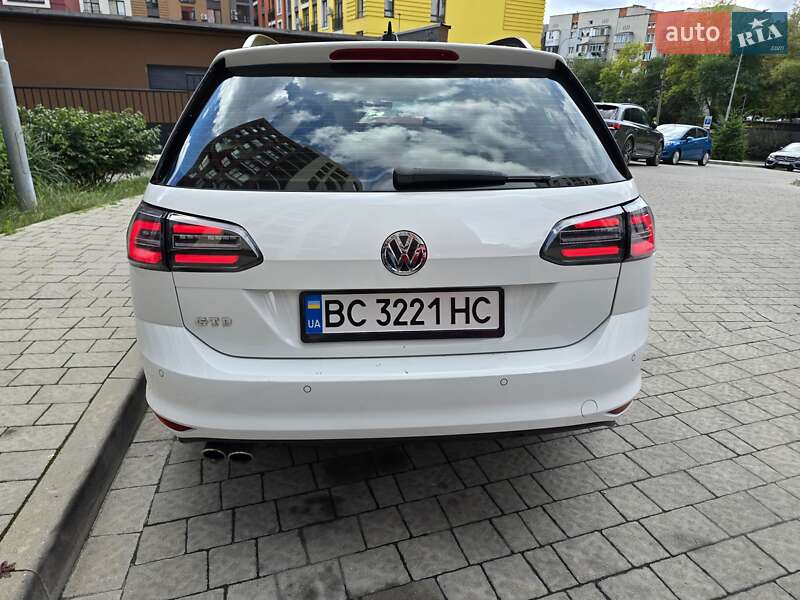 Универсал Volkswagen Golf 2015 в Львове