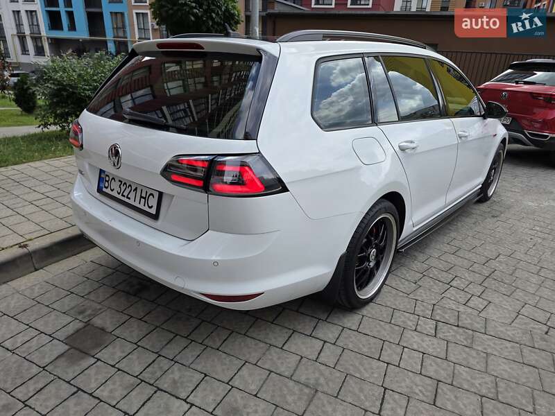 Универсал Volkswagen Golf 2015 в Львове