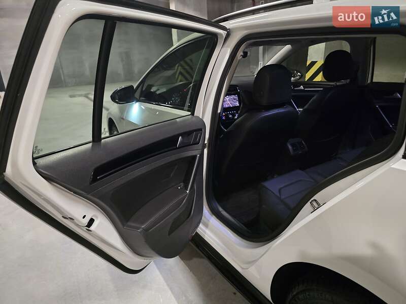 Универсал Volkswagen Golf 2015 в Львове