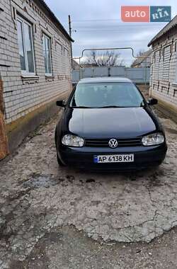 Хэтчбек Volkswagen Golf 2002 в Запорожье