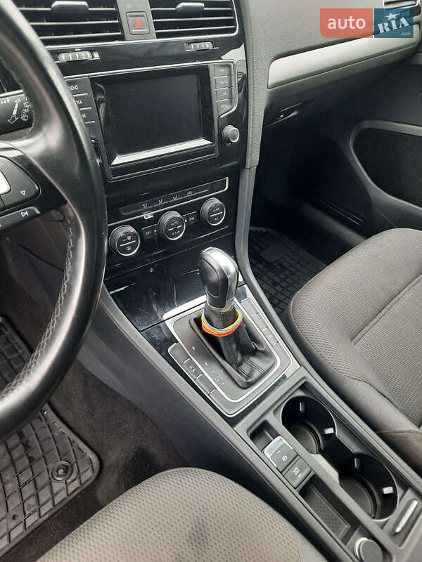 Хэтчбек Volkswagen Golf 2013 в Полтаве