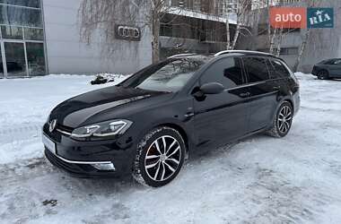 Универсал Volkswagen Golf 2018 в Киеве