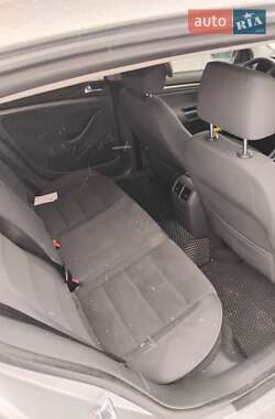 Хетчбек Volkswagen Golf 2005 в Пересічне