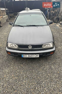 Хэтчбек Volkswagen Golf 1997 в Виноградове